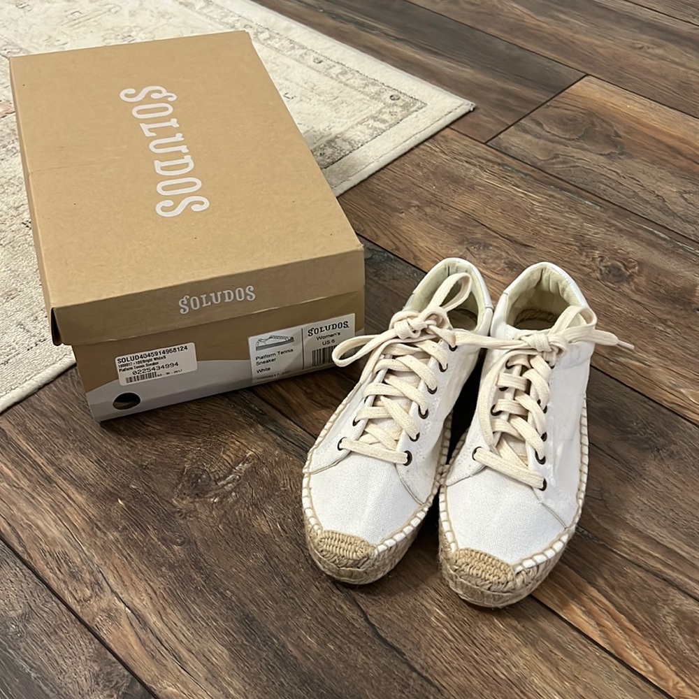 Women’s Soludos platform bright white tennis sneaker, in original box